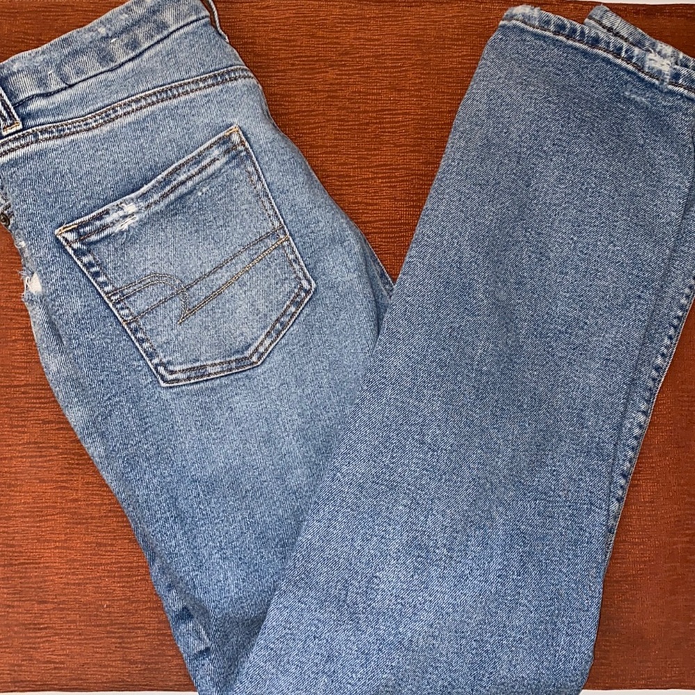 8L American Eagle Mom Jeans